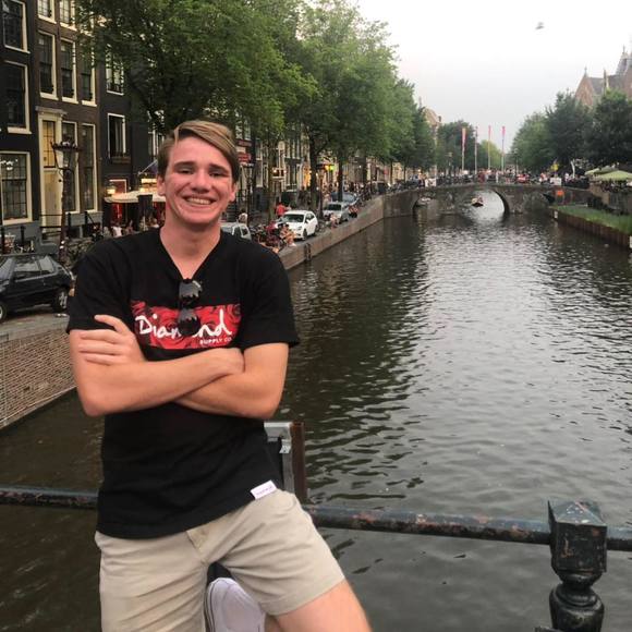 Meet your Posher, Robbie - Picture 1 of 1